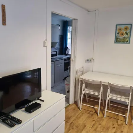 Nebel Vendeghaz Apartman *